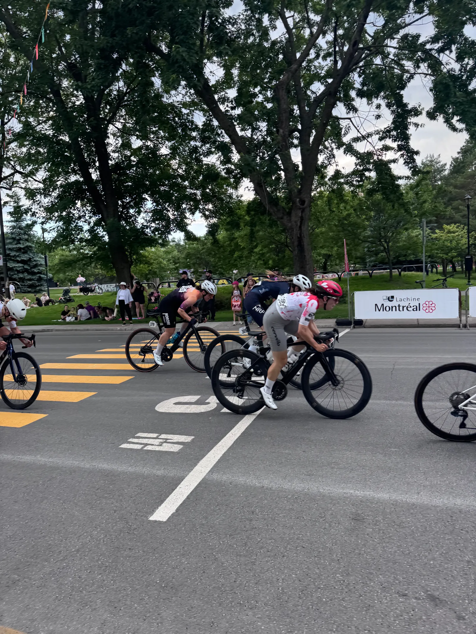 Phaidra on the finishing straight of the crit